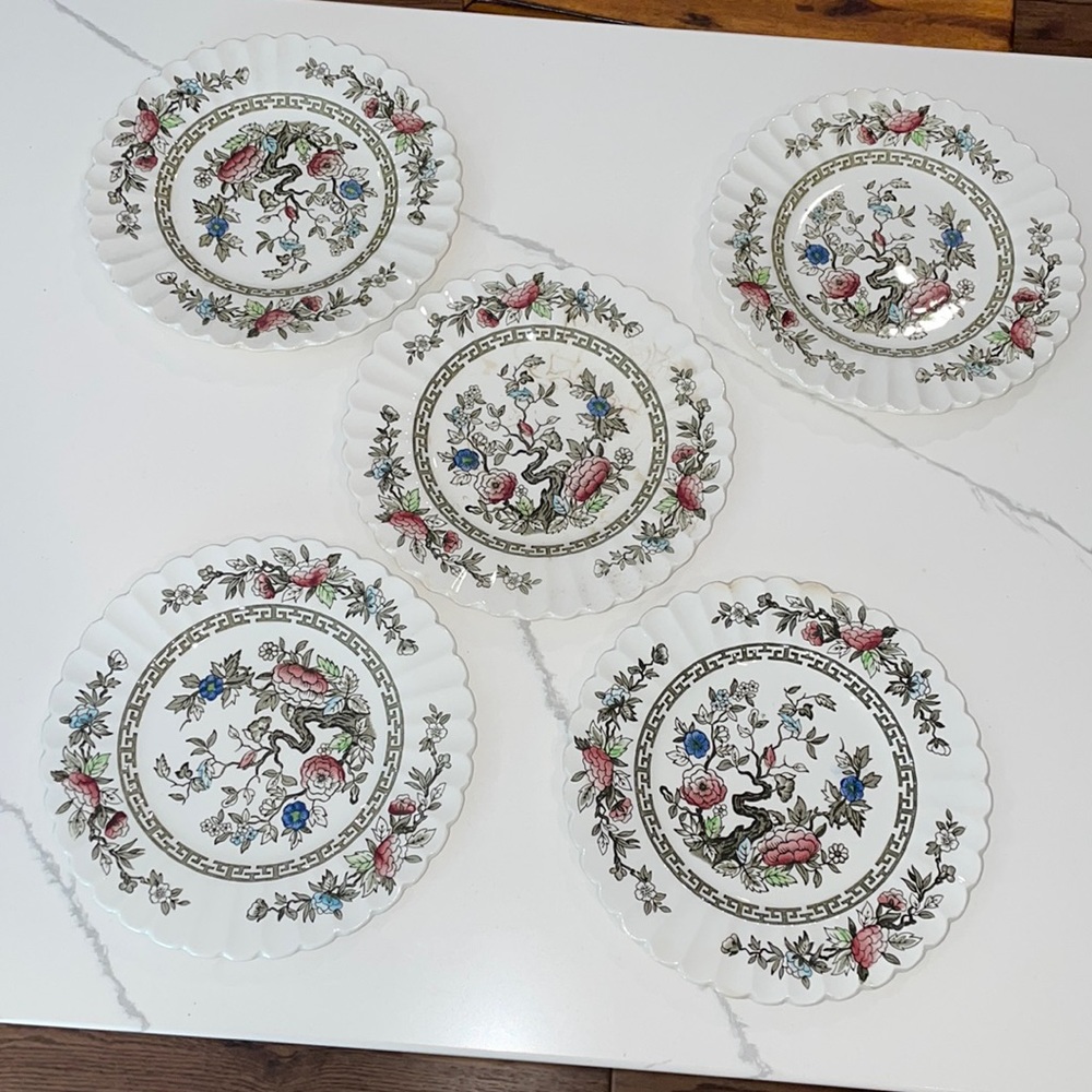 VINTAGE J & G VINTAGE J & G MEAKIN ENGLAND CLASSIC WHITE STAFFORDSHIRE    plates